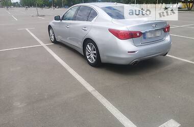 Седан Infiniti Q50 2015 в Киеве