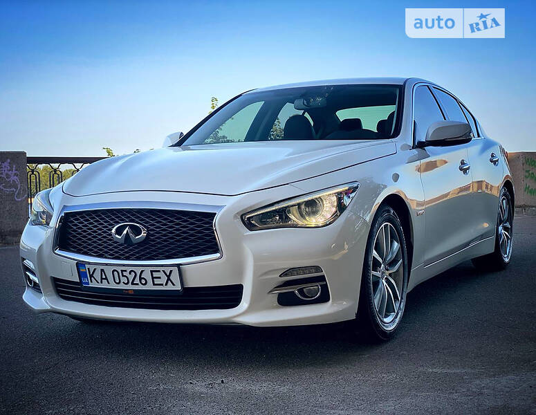 Infiniti Q50 2015