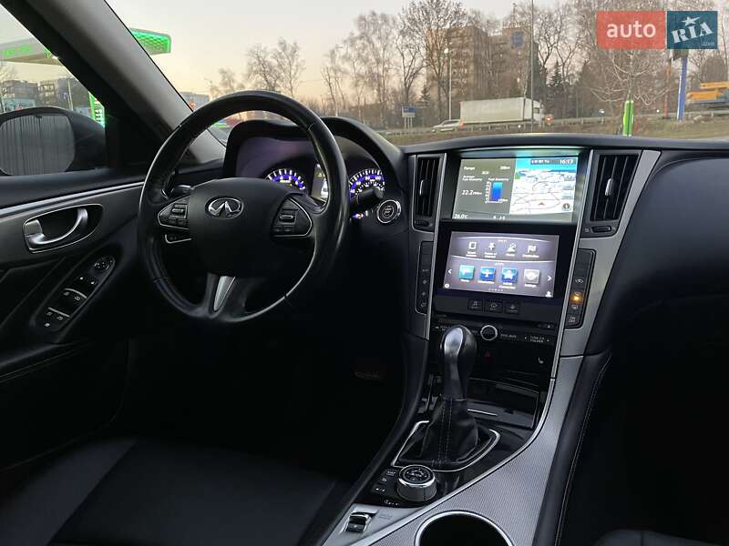 Седан Infiniti Q50 2014 в Полтаві