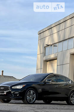 Седан Infiniti Q50 2014 в Днепре