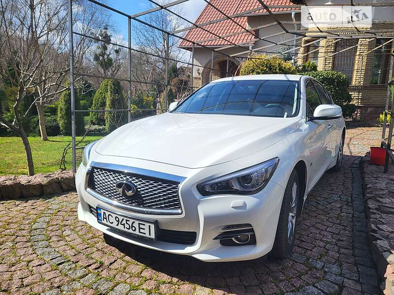 Infiniti Q50 2016