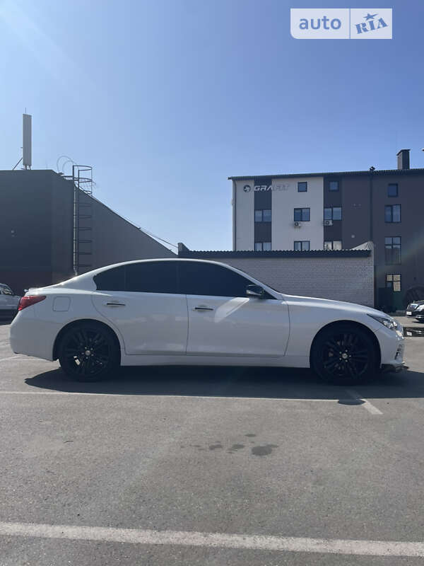 Седан Infiniti Q50 2016 в Киеве