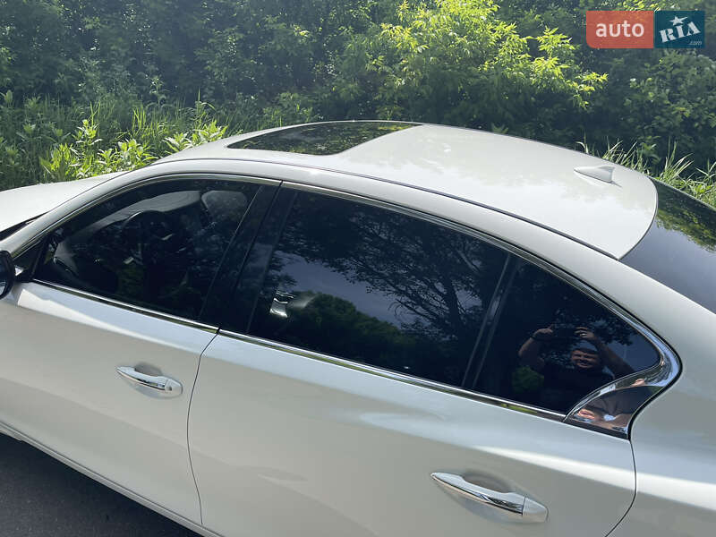 Седан Infiniti Q50 2018 в Дніпрі