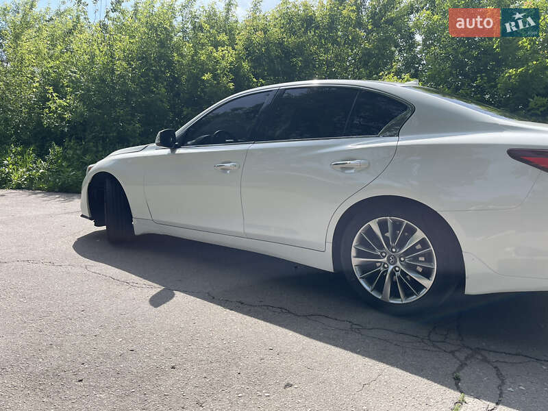 Седан Infiniti Q50 2018 в Дніпрі
