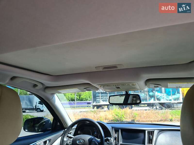 Седан Infiniti Q50 2016 в Киеве