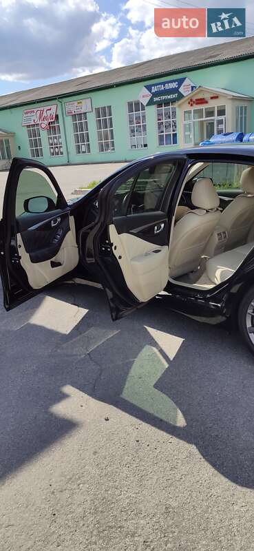 Седан Infiniti Q50 2017 в Чернигове