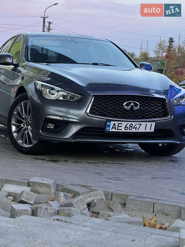 Седан Infiniti Q50 2017 в Дніпрі