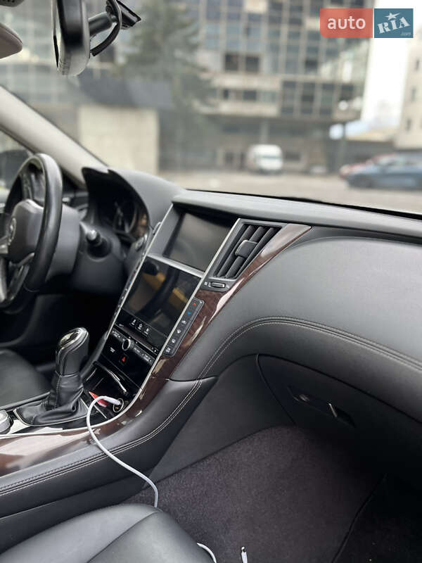 Седан Infiniti Q50 2017 в Ивано-Франковске