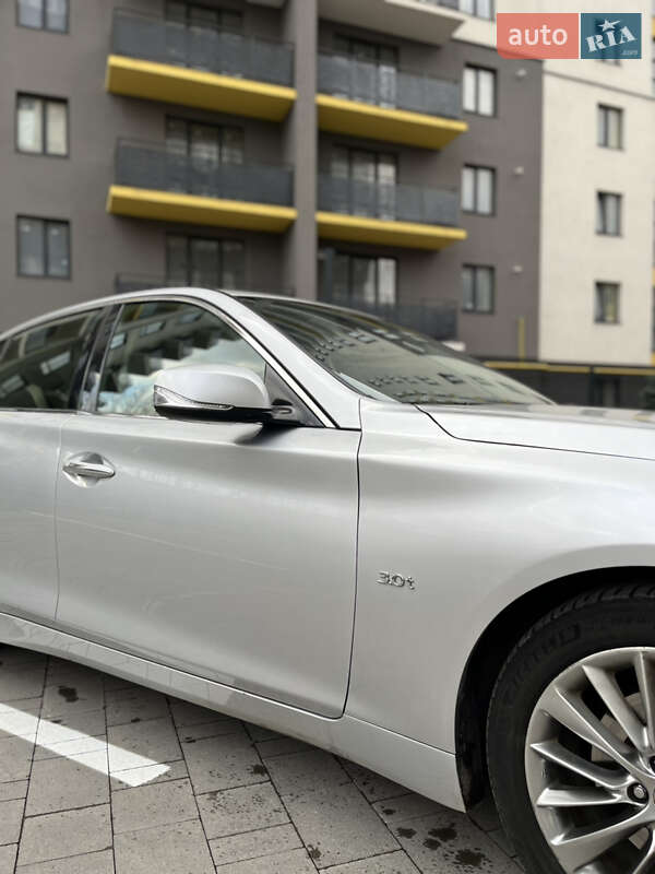 Седан Infiniti Q50 2017 в Ивано-Франковске