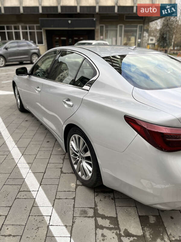 Седан Infiniti Q50 2017 в Ивано-Франковске