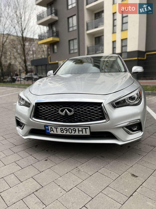 Седан Infiniti Q50 2017 в Ивано-Франковске