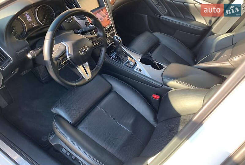 Седан Infiniti Q50 2017 в Киеве