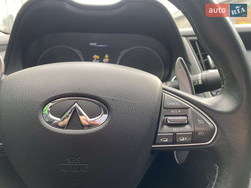 Седан Infiniti Q50 2015 в Киеве