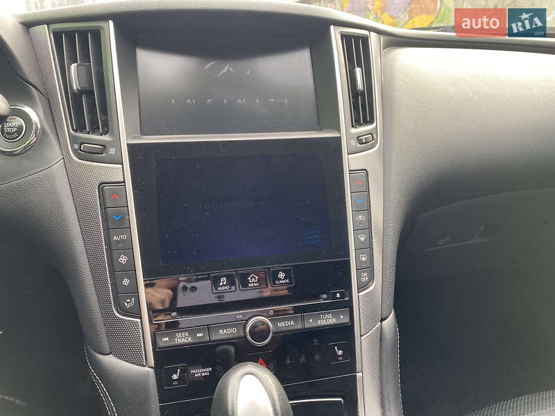 Седан Infiniti Q50 2015 в Киеве