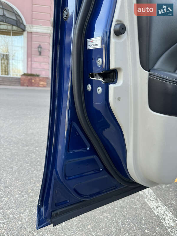 Седан Infiniti Q50 2016 в Одессе