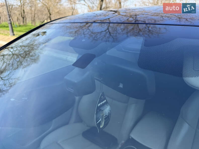 Седан Infiniti Q50 2016 в Одессе