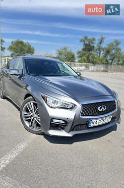 Седан Infiniti Q50 2013 в Черновцах