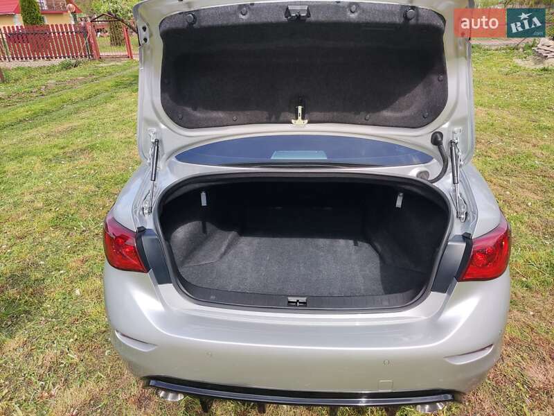 Седан Infiniti Q50 2016 в Львові