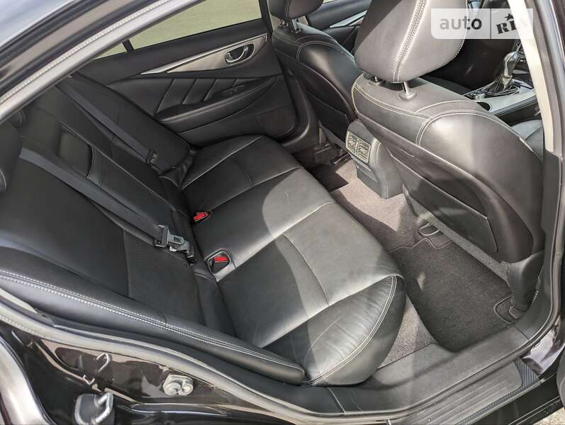 Седан Infiniti Q50 2015 в Харькове