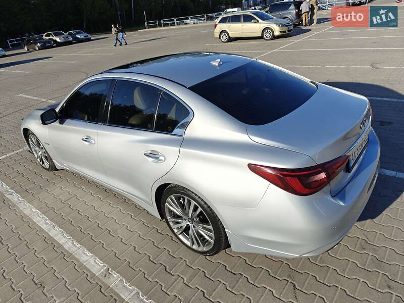 Седан Infiniti Q50 2016 в Чернигове