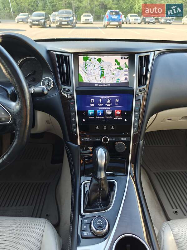 Седан Infiniti Q50 2016 в Чернигове
