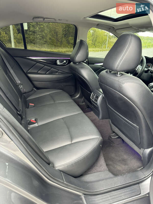 Седан Infiniti Q50 2017 в Хмельницком фото 43 Седан Infiniti Q50 2017 в Хмельницком