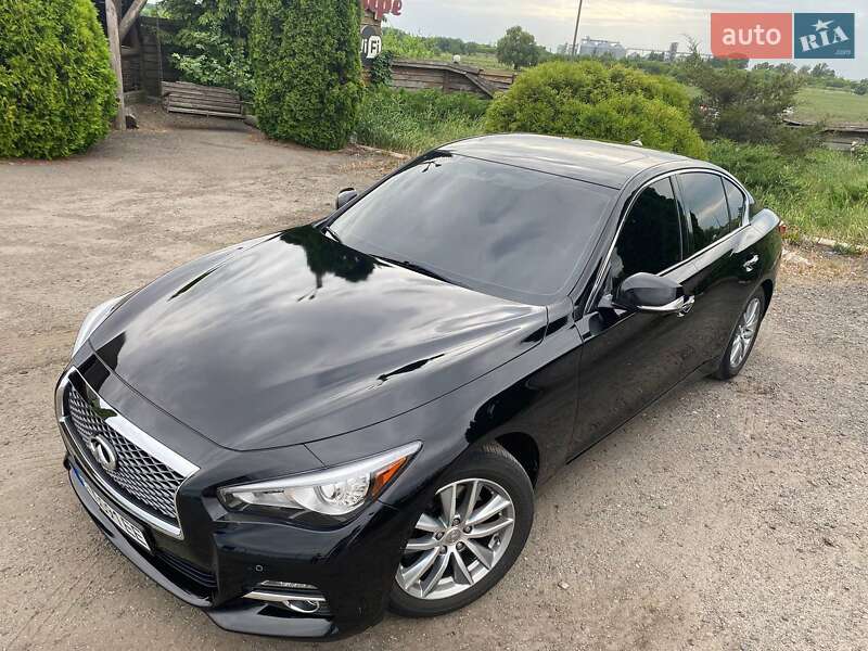 Infiniti Q50 2015