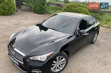 Седан Infiniti Q50 2015 в 