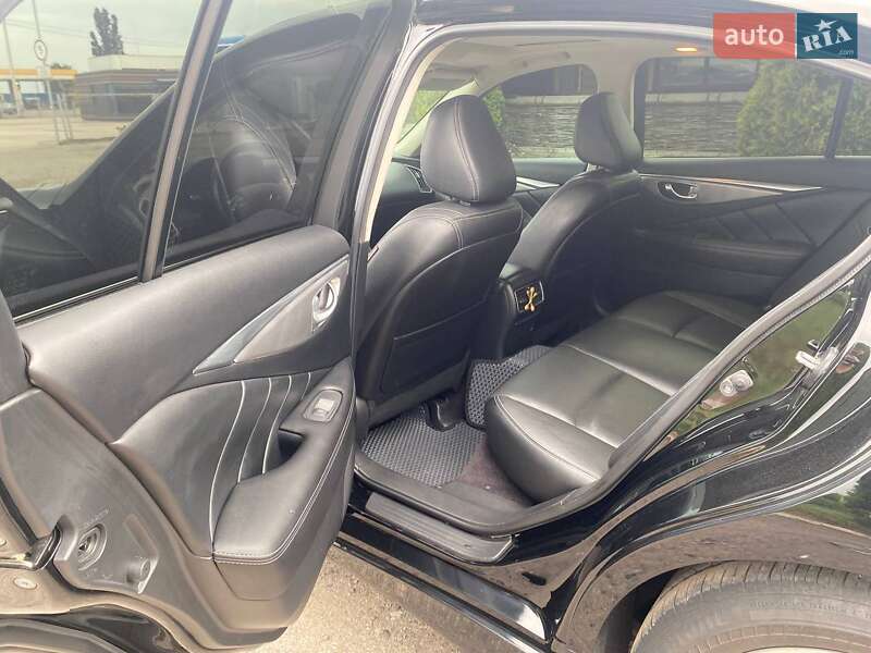 Седан Infiniti Q50 2015 в Киеве фото 29 Седан Infiniti Q50 2015 в Киеве