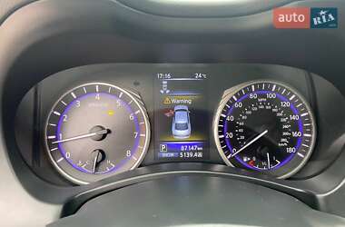 Седан Infiniti Q50 2015 в 