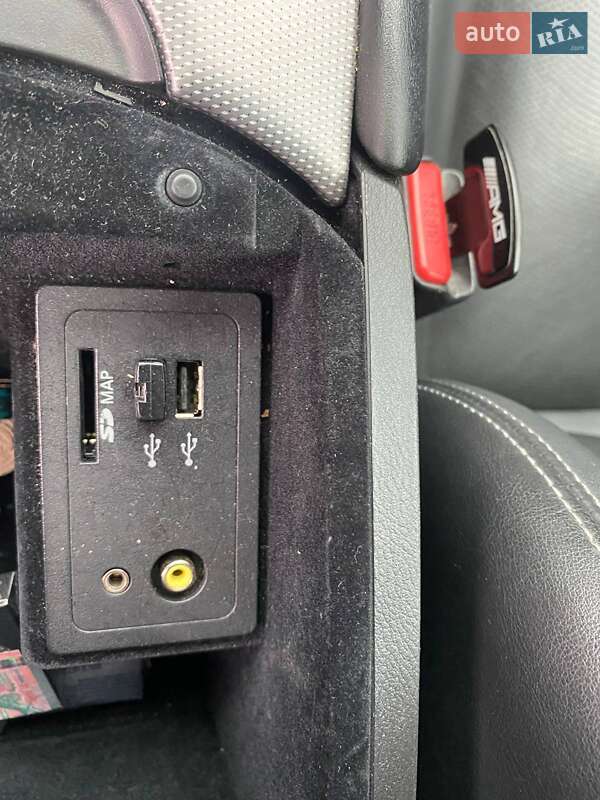 Седан Infiniti Q50 2015 в Киеве фото 35 Седан Infiniti Q50 2015 в Киеве