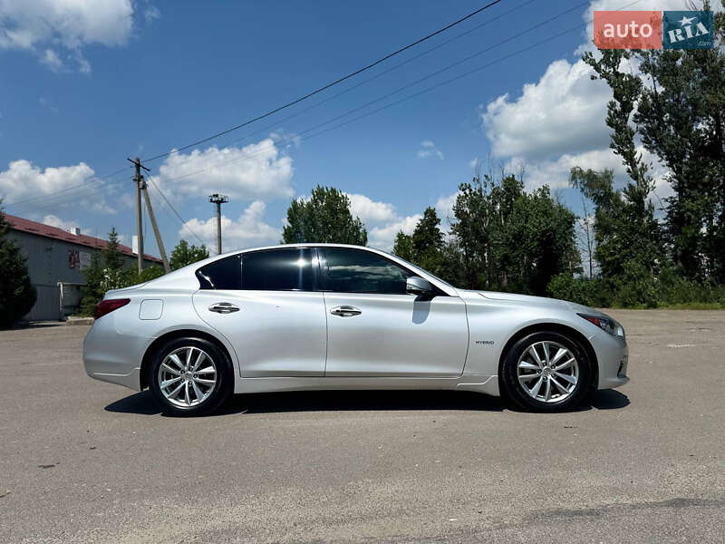 Седан Infiniti Q50 2015 в Львові