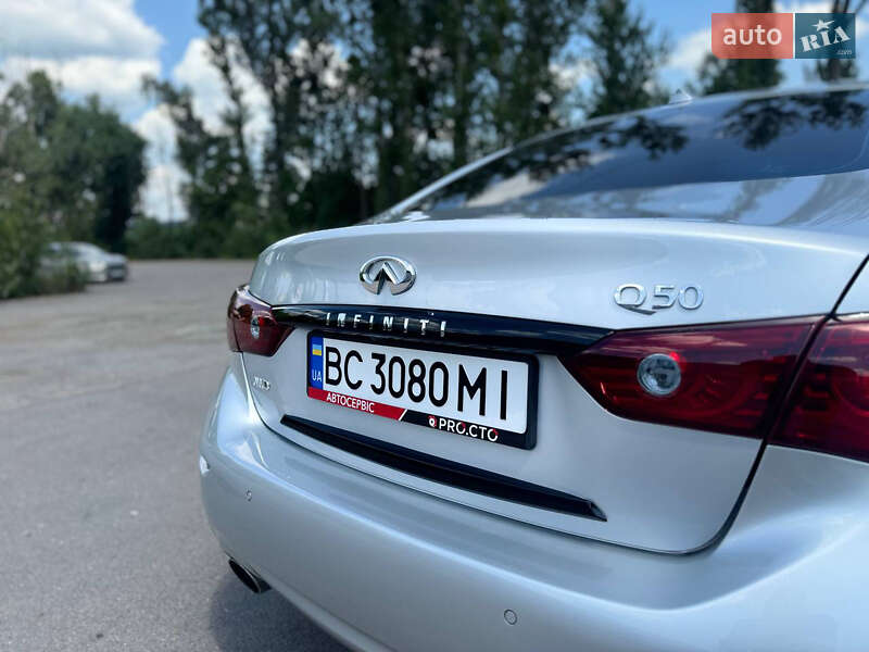 Седан Infiniti Q50 2015 в Львові