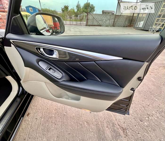 Седан Infiniti Q50 2016 в Львове