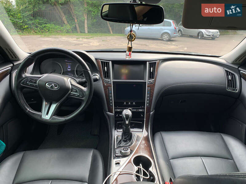 Седан Infiniti Q50 2017 в Львові