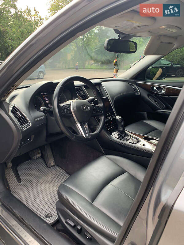 Седан Infiniti Q50 2017 в Львові