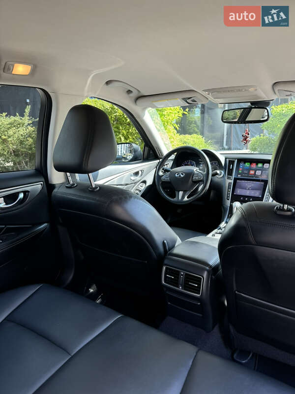 Седан Infiniti Q50 2017 в Києві