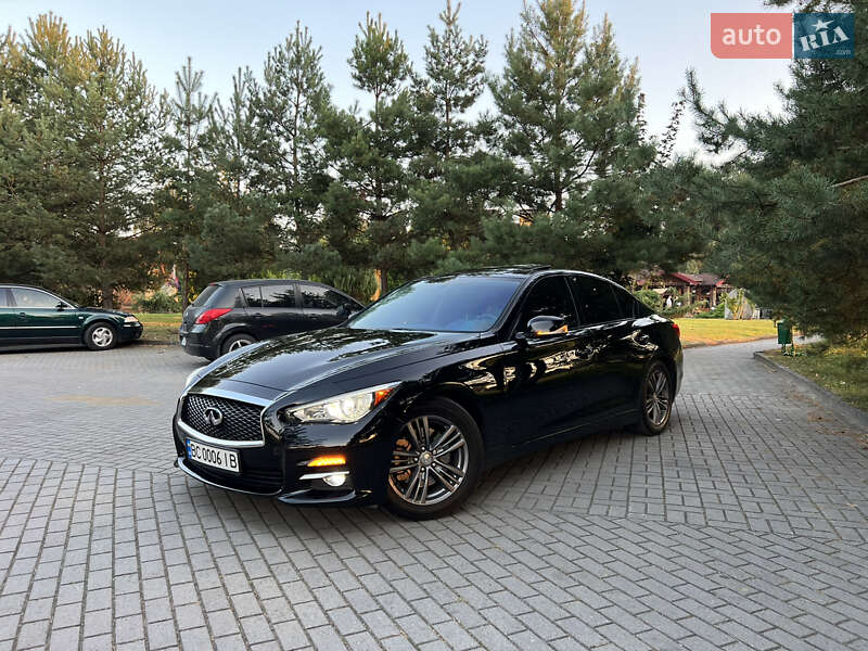 Седан Infiniti Q50 2015 в Дрогобичі