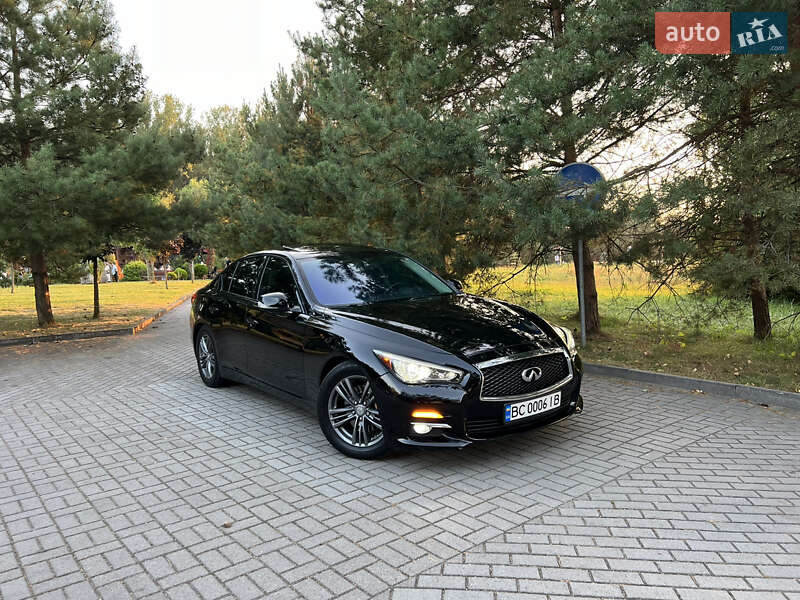 Седан Infiniti Q50 2015 в Дрогобичі