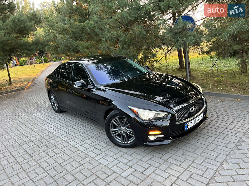Седан Infiniti Q50 2015 в Дрогобичі