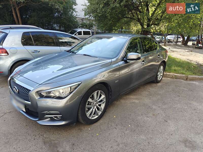 Седан Infiniti Q50 2015 в Львові