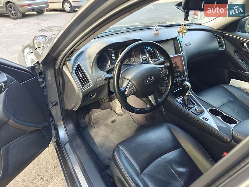 Седан Infiniti Q50 2015 в Львові