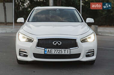 Седан Infiniti Q50 2015 в Полтаве