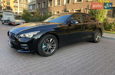 Седан Infiniti Q50 2015 в 