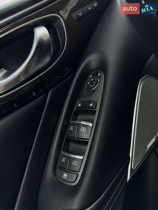 Седан Infiniti Q50 2016 в Києві