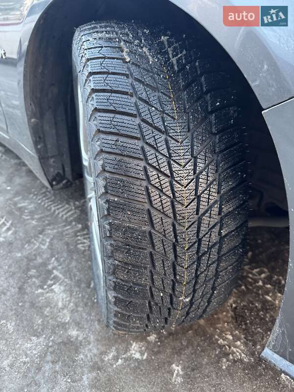 Седан Infiniti Q50 2017 в Хмельницком фото 52 Седан Infiniti Q50 2017 в Хмельницком