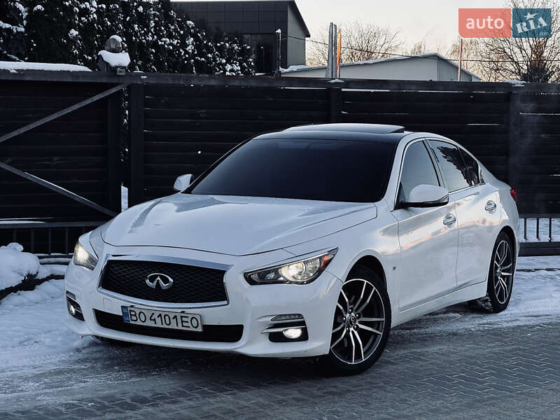 Седан Infiniti Q50 2015 в Тернополе