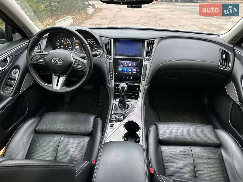 Седан Infiniti Q50 2017 в Днепре