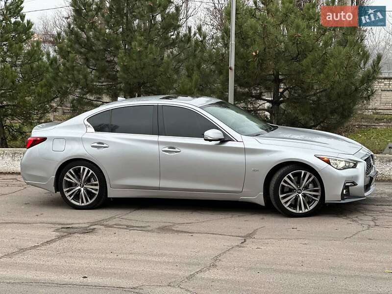Седан Infiniti Q50 2017 в Днепре