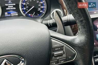 Седан Infiniti Q50 2016 в 